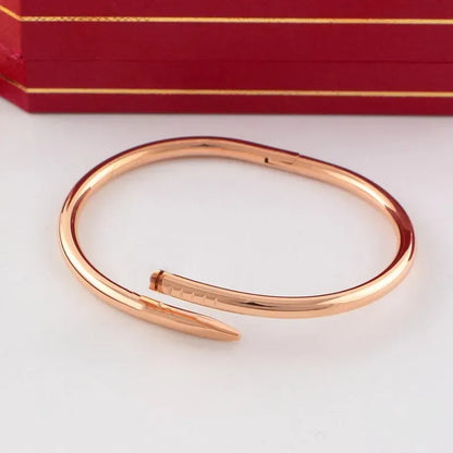 Nail Bracelet Designer Bracelets Luxury Jewelry for Women Fashion Bangle Steel Alloy Gold plated Craft Never Fade Not Allergic New gift