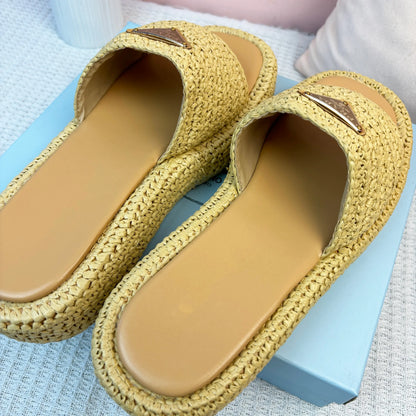 Designer Sandals Women Slippers Flat Slides Flip Flop Padded On Gold Buckle Summer Genuine Leather Indoor Outdoor Beachwear Pool Sandals Slides 0001