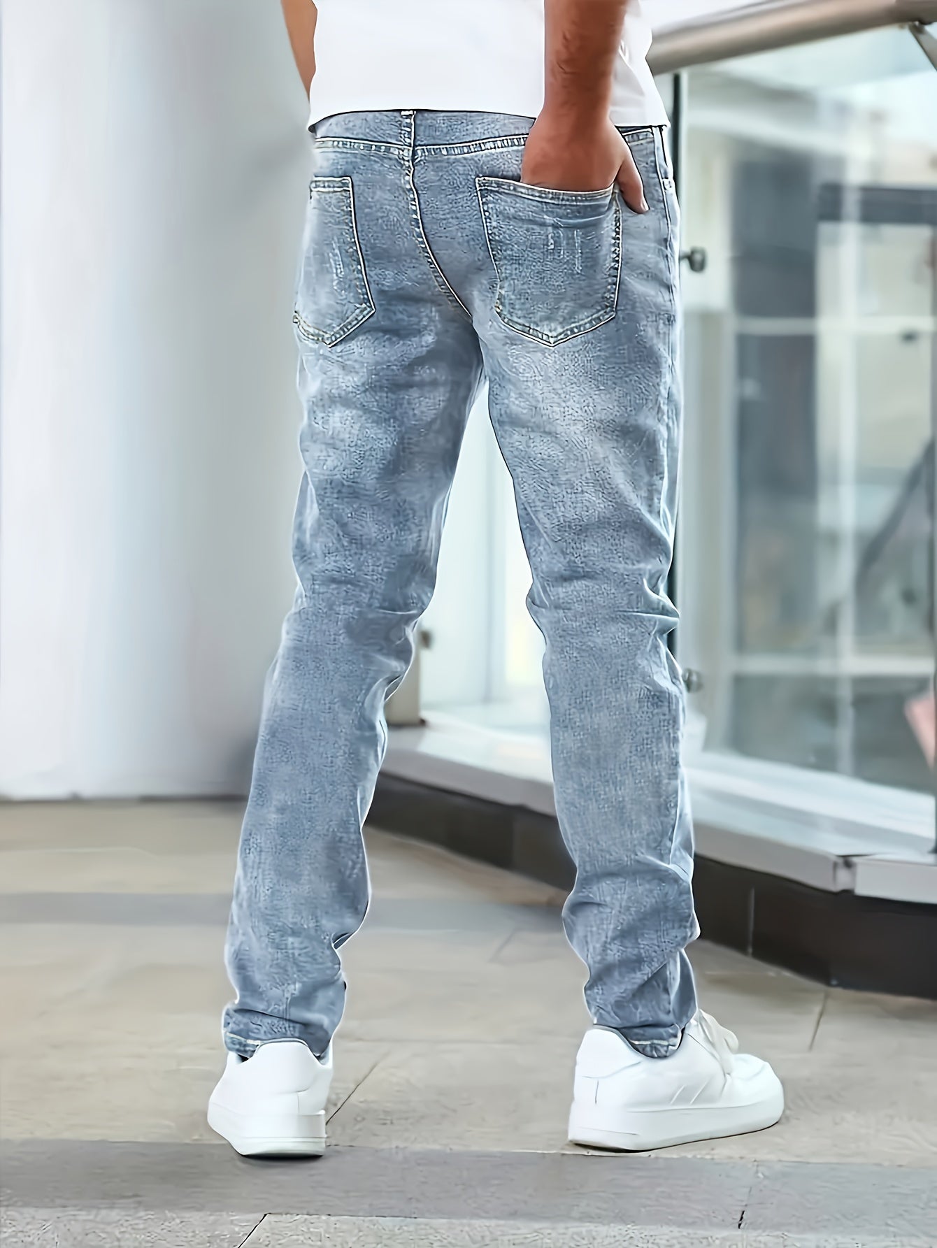 Comfortable Men's Stretch Jeans with Classic Design