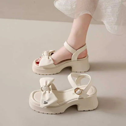 Dress Shoes Fairy style thick soled sandals suitable for women to wear new feet the summer of  with fashionable beach shoes H240527