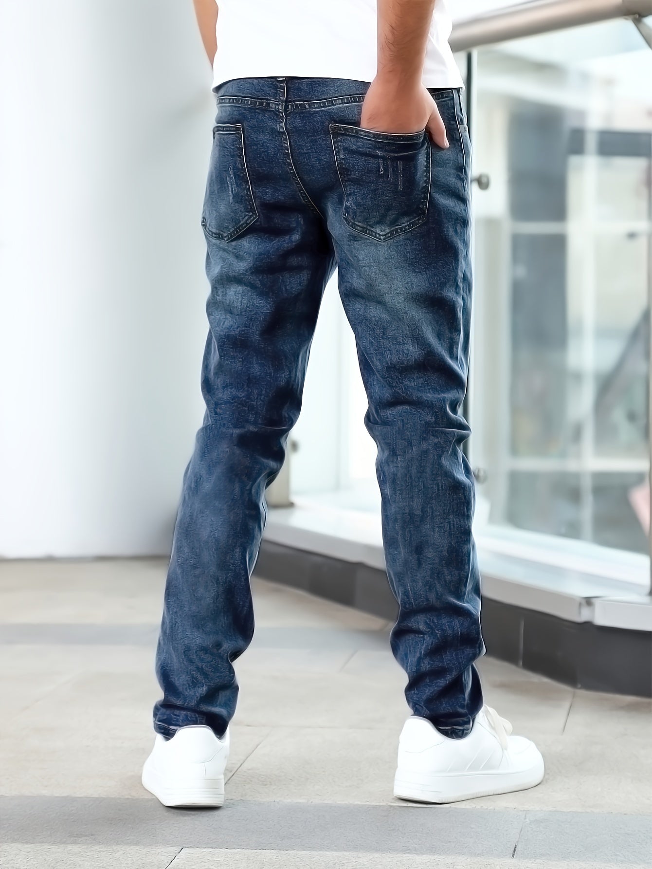 Comfortable Men's Stretch Jeans with Classic Design