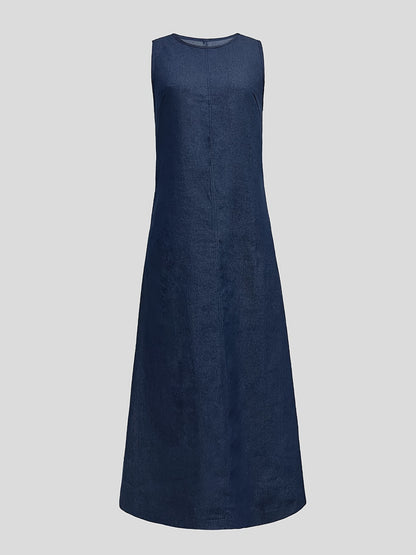 Alluring Sleeveless Maxi Dress with Handy Pockets - Lightweight Summer Sundress in Timeless Blue - Versatile for Day to Evening Glamour