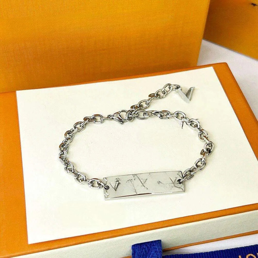 Fashion Bracelets Designer Bracelet Cuban Chain Link Letter Pink Plated Charm Bracelet Luxe High Quality Personalize Fashion Jewelry Men Bracelet For Gift With box