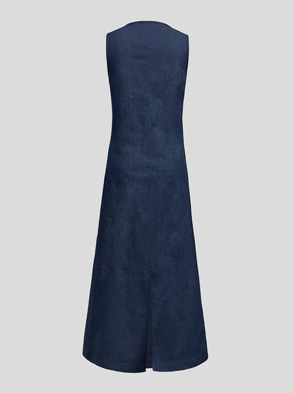 Alluring Sleeveless Maxi Dress with Handy Pockets - Lightweight Summer Sundress in Timeless Blue - Versatile for Day to Evening Glamour