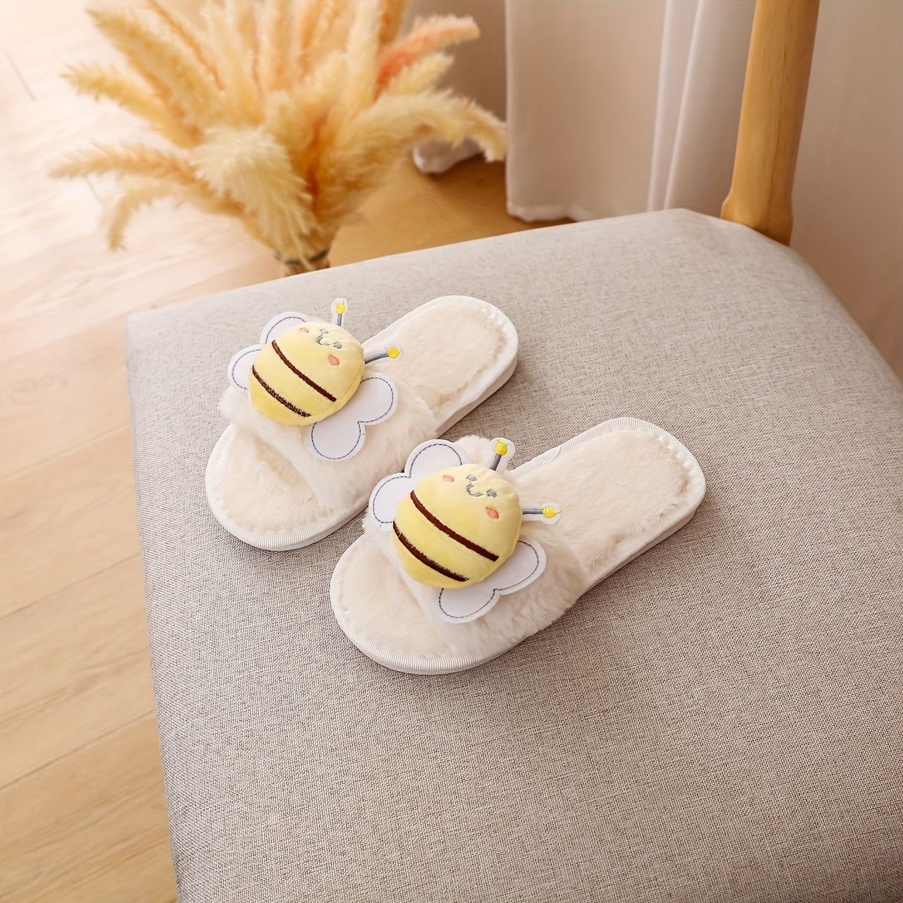 Cozy Cartoon Bee Kids' Slippers - Plush, Warm & Non-Slip For Boys And Girls, Perfect For Fall/Winter