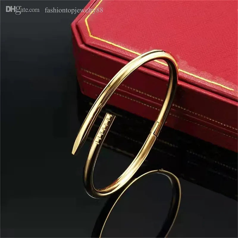 Nail Bracelet Designer Bracelets Luxury Jewelry for Women Fashion Bangle Steel Alloy Gold plated Craft Never Fade Not Allergic New gift