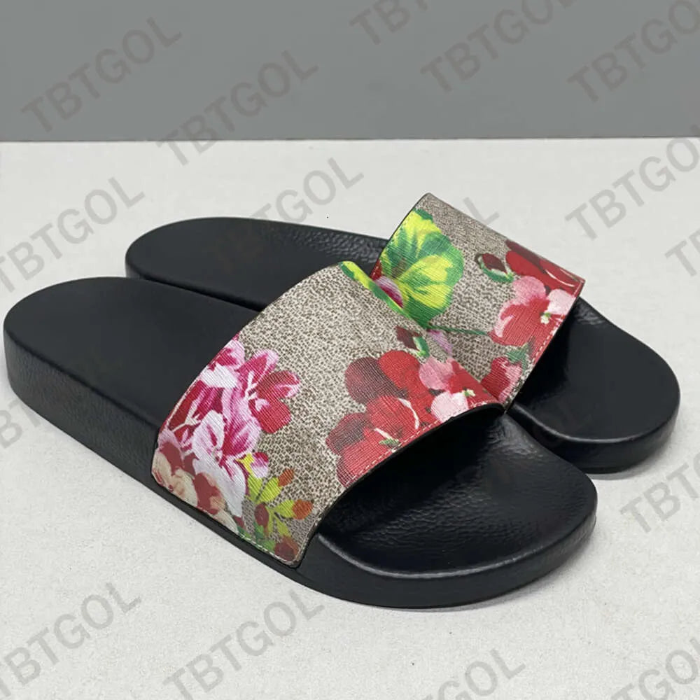 Designers Sandals Men Women Fashion Beach Shoes Classic Floral Brocade Slides Flats Leather Rubber Heatshoes Platform Flip Flops Gear Bottoms With Box 311