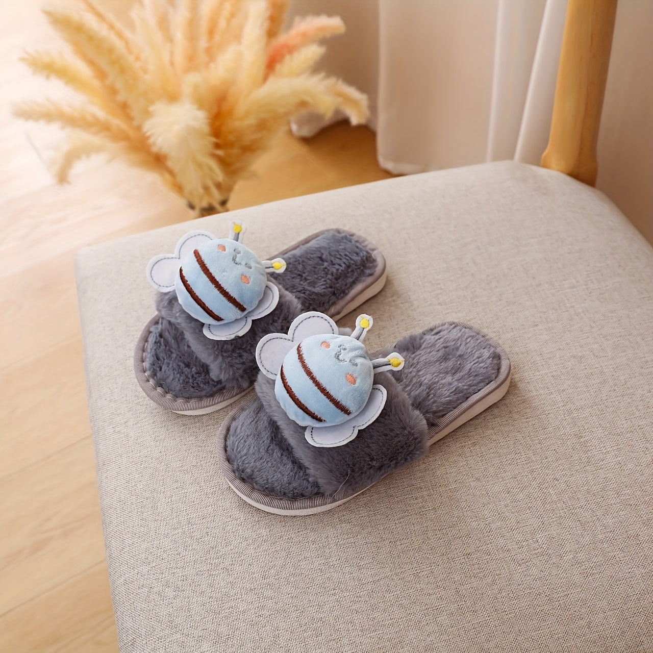 Cozy Cartoon Bee Kids' Slippers - Plush, Warm & Non-Slip For Boys And Girls, Perfect For Fall/Winter