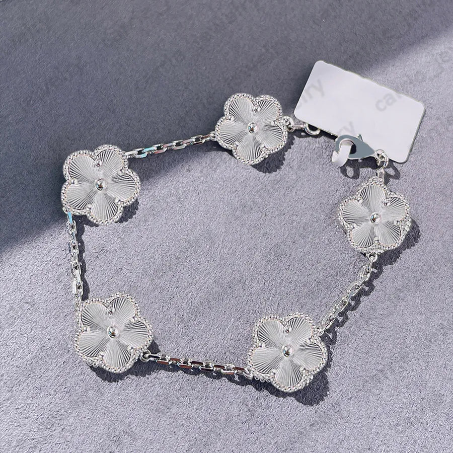 Designer Jewelry Classic Clover Bracelet Designer Bracelet Necklace Earrings Available For Women Flowers Jewelry Womens Mother Gift Wedding Jewelry Sister