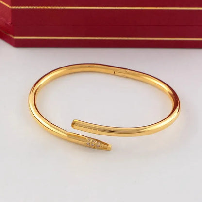 Nail Bracelet Designer Bracelets Luxury Jewelry for Women Fashion Bangle Steel Alloy Gold plated Craft Never Fade Not Allergic New gift