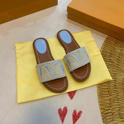 Designer Flat Sandals Luxury Slippers Women's Embroider Sandal Fashion flip flop Letter Slipper for Women Summer Beach Slide Ladies Low Heel Shoes