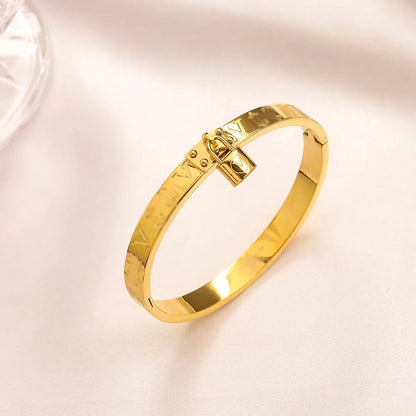 America Fashion Style Bracelets Women Bangle Luxury Designer Jewelry 18K Gold Plated Stainless steel Wedding Lovers Gift Bangles Wholesale ZG1212