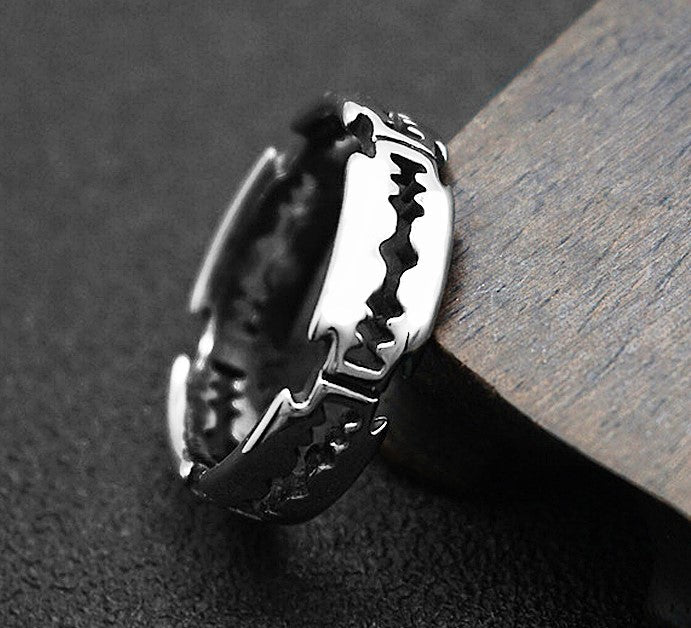 sengpan  Christmas Charm Stainless Steel Hip Hop Bladed Ring Fashion Punk Rock Black  Silver Color Ring Lover Couple Rings for Man And Women Ring