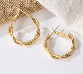 sengpan New Bohemian Gold Color Earrings Fashion Gold Big Hoop Twisted Earrings For Women Punk Hoop Earrings Jewelry Trend