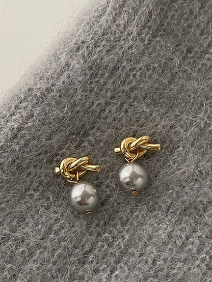 Lianfudai 2024 New Retro Knotted Metal Gray Pearl Stud Earring