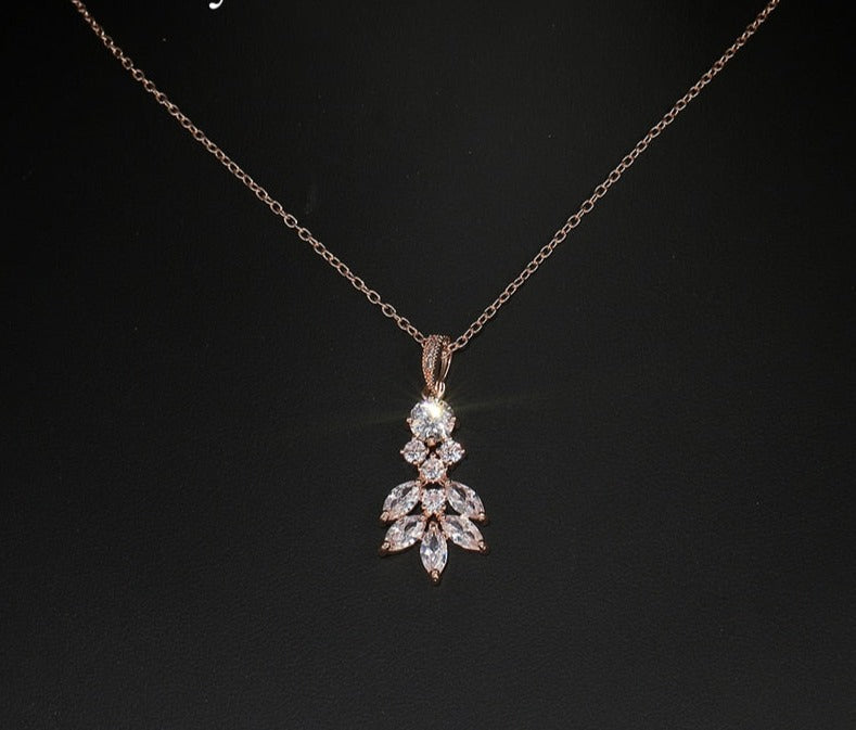 sengpan New Fashion Fascinating Flower Design Necklace Three Colors Choice Zirconia Jewelry For Female Elegant Dress-Up