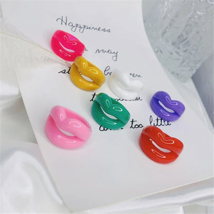 Lianfudai 2024 New Fashion Punk Red Lips Shape Resin Finger Rings Mouth Lip Acrylic Ring for Women Girls Party Jewelry