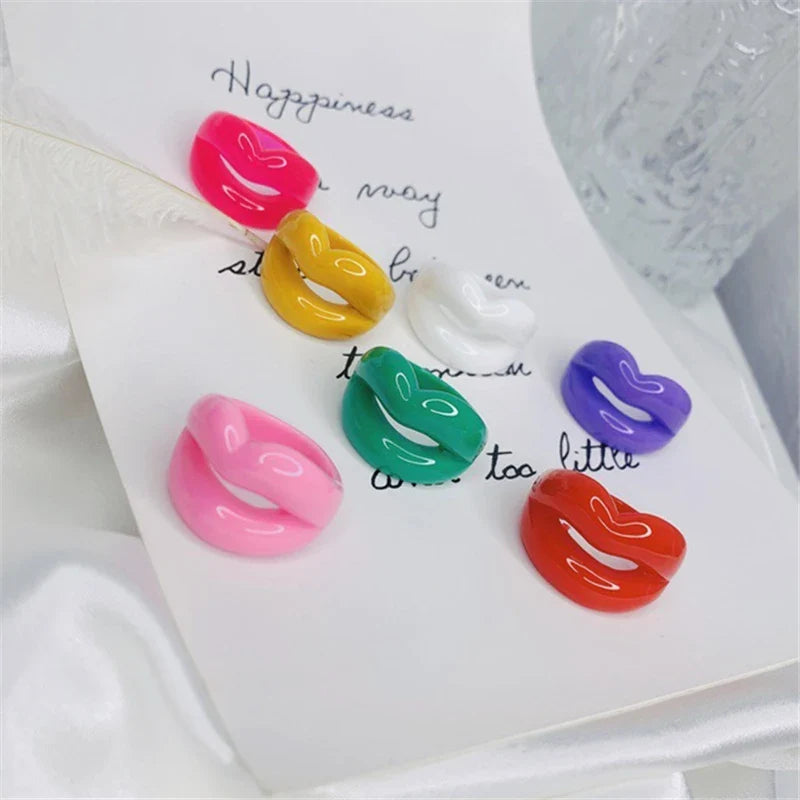 sengpan 2024 New Fashion Punk Red Lips Shape Resin Finger Rings Mouth Lip Acrylic Ring for Women Girls Party Jewelry