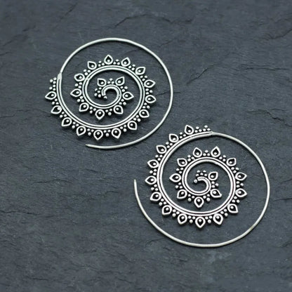 sengpan 1Pair Stainless Steel Indian Spiral Lotus Flower Surya Leaf Heart Earrings Hoop Piercing Ear Tunnel Plug Piercing Body Jewelry