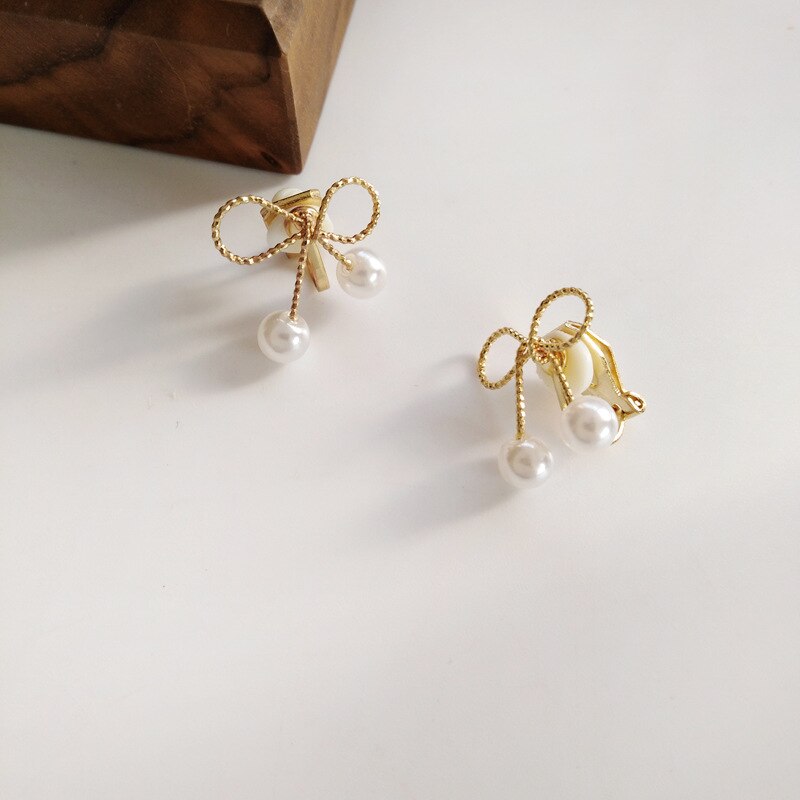 sengpan Sweet Simple Small Alloy Bow Clip on Earrings Earrings Ear Clip Lady Earrings Mini Imitation Pearl Clip Earrings No Piercing