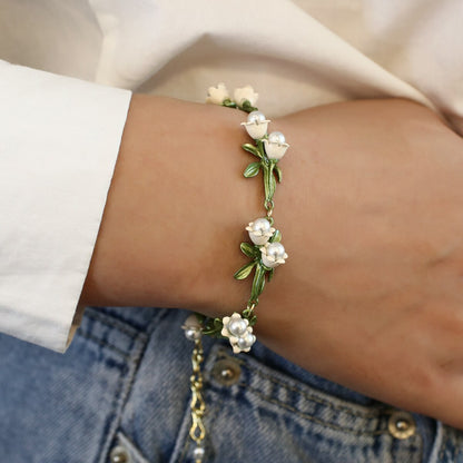 sengpan Personality White Floral Leaf Bracelets Trendy Alloy Enamel Lily Valley Charm Chain Bangle Bracelets for Women Female