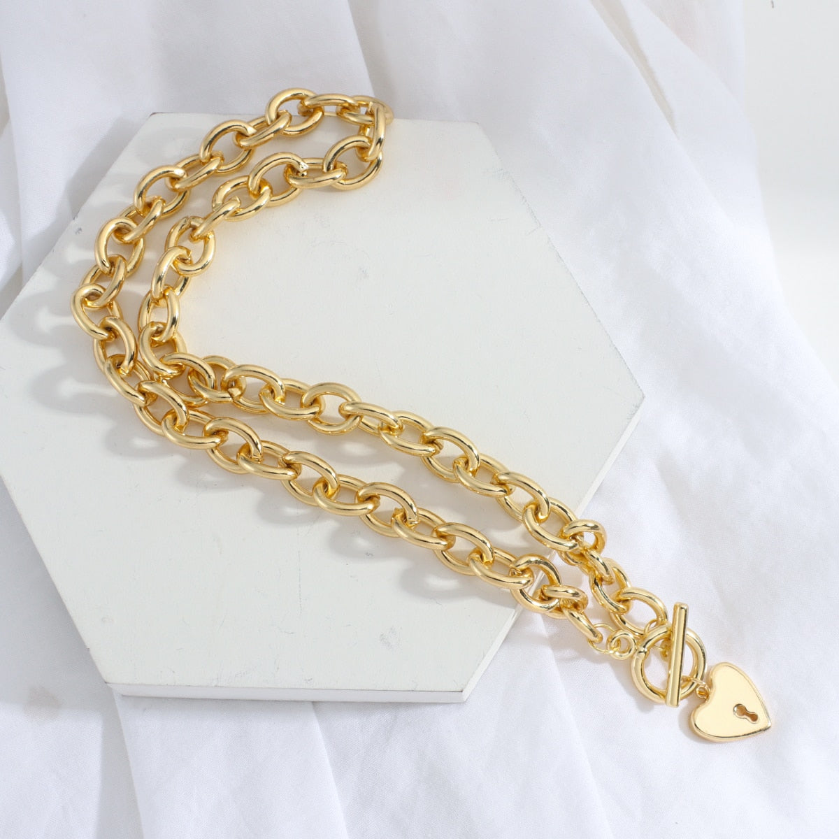 sengpan Thick Chain Clasp Gold Color Claps Necklaces Heart Pendant Necklaces for Women Minimalist Choker Necklace Hot Jewelry