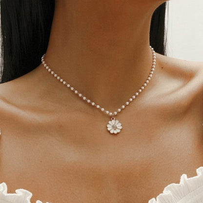 sengpan Christmas gifts ideas Dainty Charm Daisy Flower Necklace Choker Pendant Women Jewelry Gold Color Clavicle Chain Pearl Statement Wedding Accessories