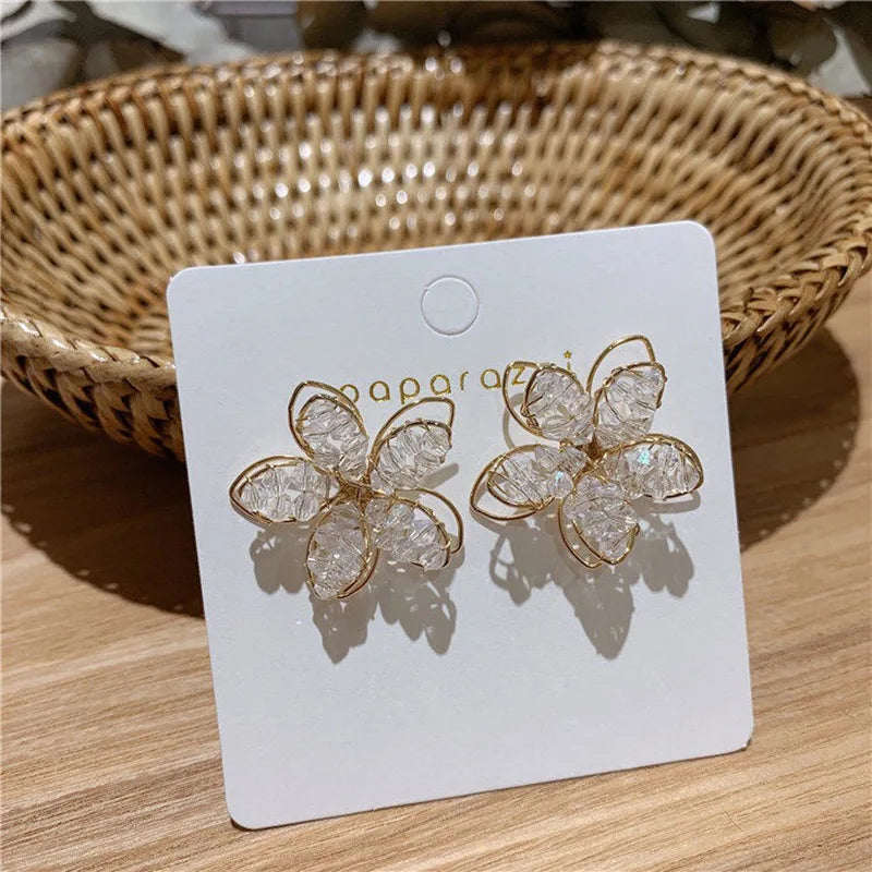 Lianfudai Korean New Arrival Sweet Crystal Holiday Flower Stud Earrings For Women Fashion Elegant Oorbellen Bijoux Party Gifts