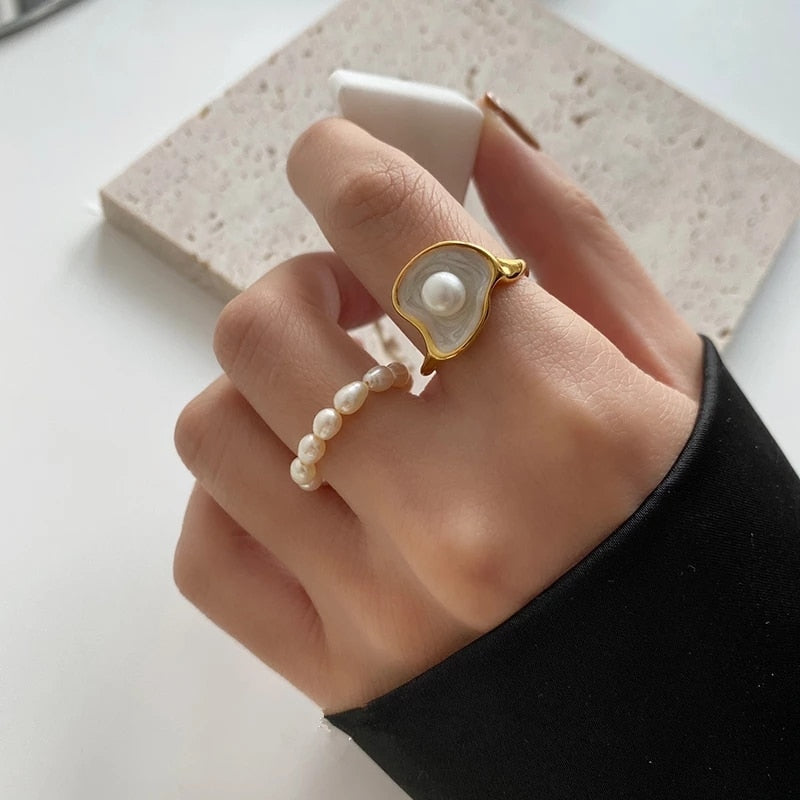 sengpan Vintage Simple Green White Pearl Metal Handmade Enamel Ring Irregular Geometric Twisted Hollow Open Rings for Women Jewelry