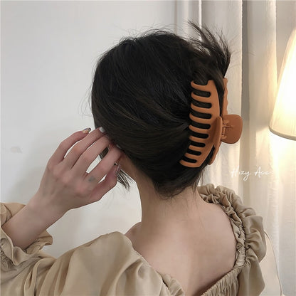 sengpan Sweet Scrub Color Acrylic Grasp Clip Simple Oval Hollow Leopard Grasp Hair Crab for Women Makeup Bath Hair Accessories