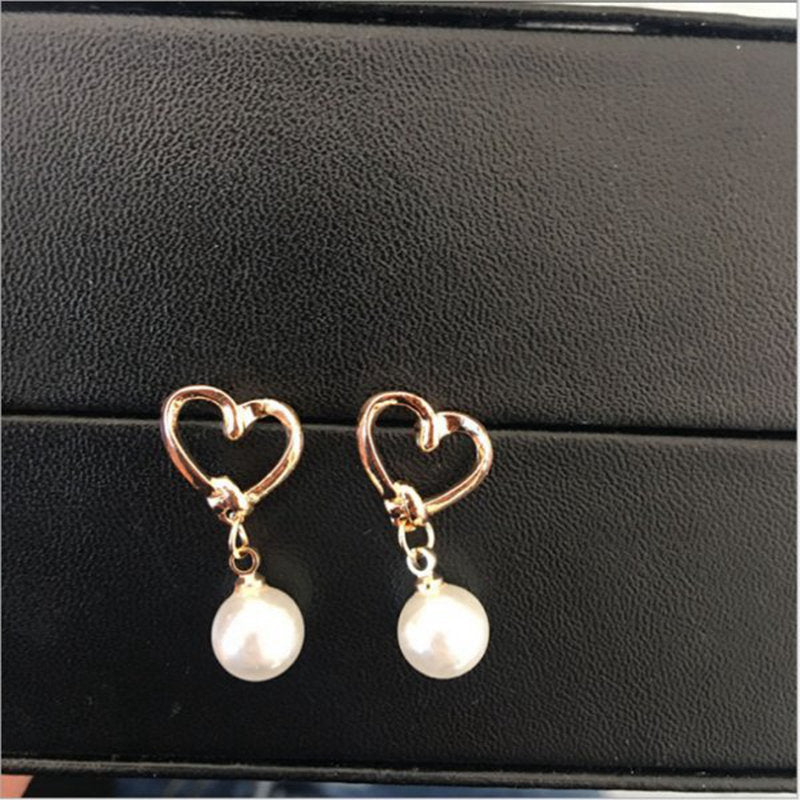 sengpan  gifts for women Shining Crystal Heart Moon Pearl Stud Earrings For Women Hollow Korean Star Dangle Drop Sweet Girls Wedding Gold Color Jewelry