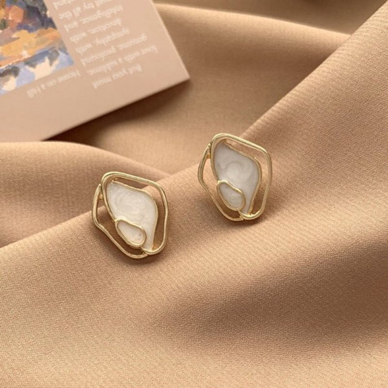 sengpan  gifts for women Shining Crystal Heart Moon Pearl Stud Earrings For Women Hollow Korean Star Dangle Drop Sweet Girls Wedding Gold Color Jewelry