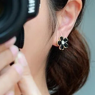 sengpan Korea Style Flower Shape Enamel Clip on Earrings Without Piercing for Girls Party Cute Lovely No Hole Ear Clip jewelry