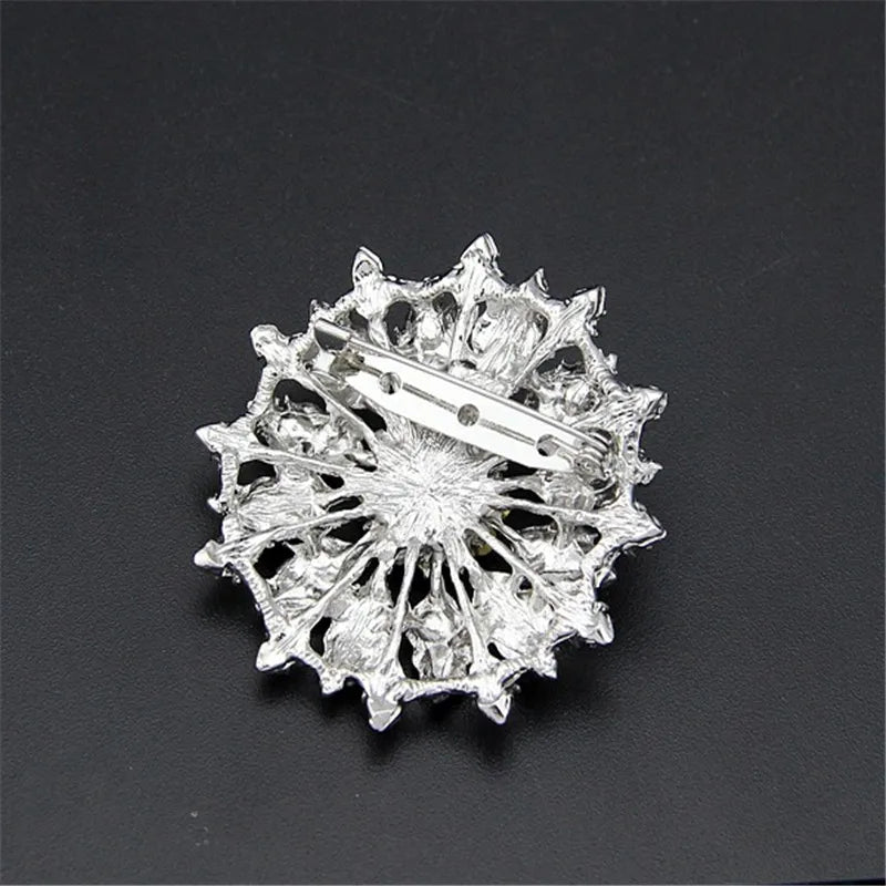 sengpan New Design Shining Silver Color Rhinestone Crystal Small Flower Rhinestone Brooches Bouquet for Wedding Women Brooch Pins