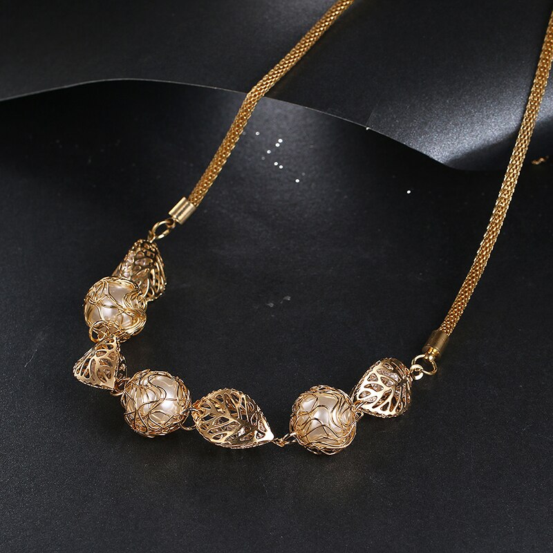 sengpan Trendy Women Statement Pearl Leaf Pendants Necklaces Fashion Dress-Up Long Chain Charming Jewelry Gift Party Wedding