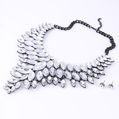 sengpan Trendy Luxury Gem Flower Crystal Fashion Long Chunky Bib Pendants Vintage Big Maxi Statement Collar Necklace