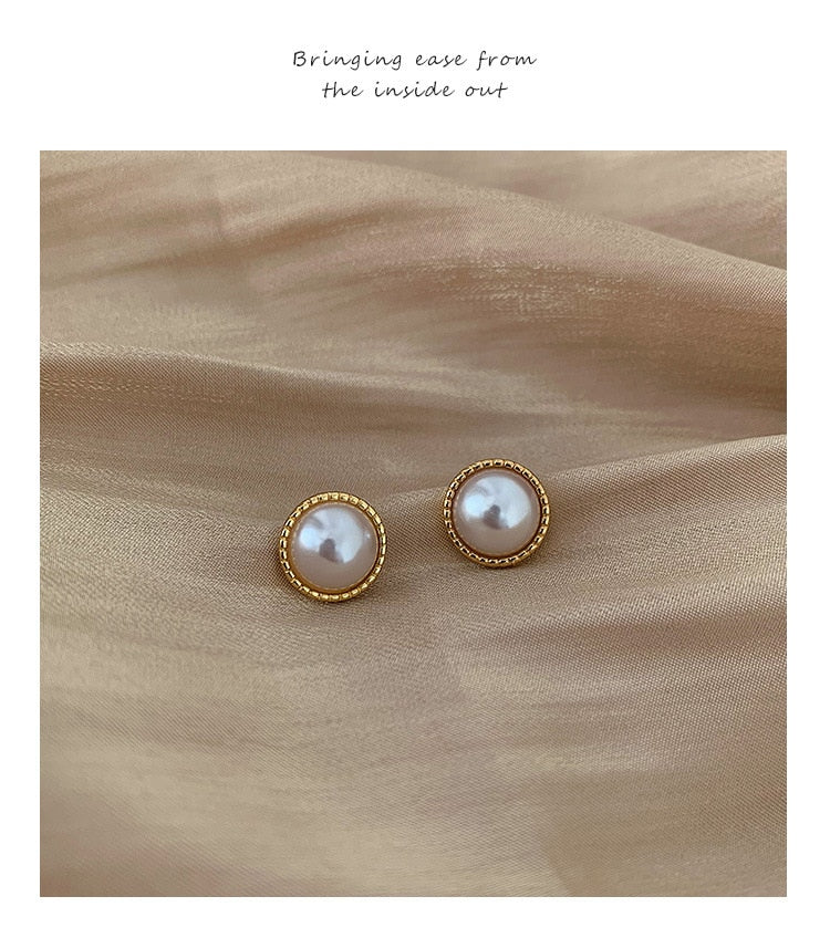 sengpan Korean Design Elegant Simulated Pearl Big Round Clip on Earrings Non Pierced Baroque Pearl Ear Clips for Women Jewelry Wholesale