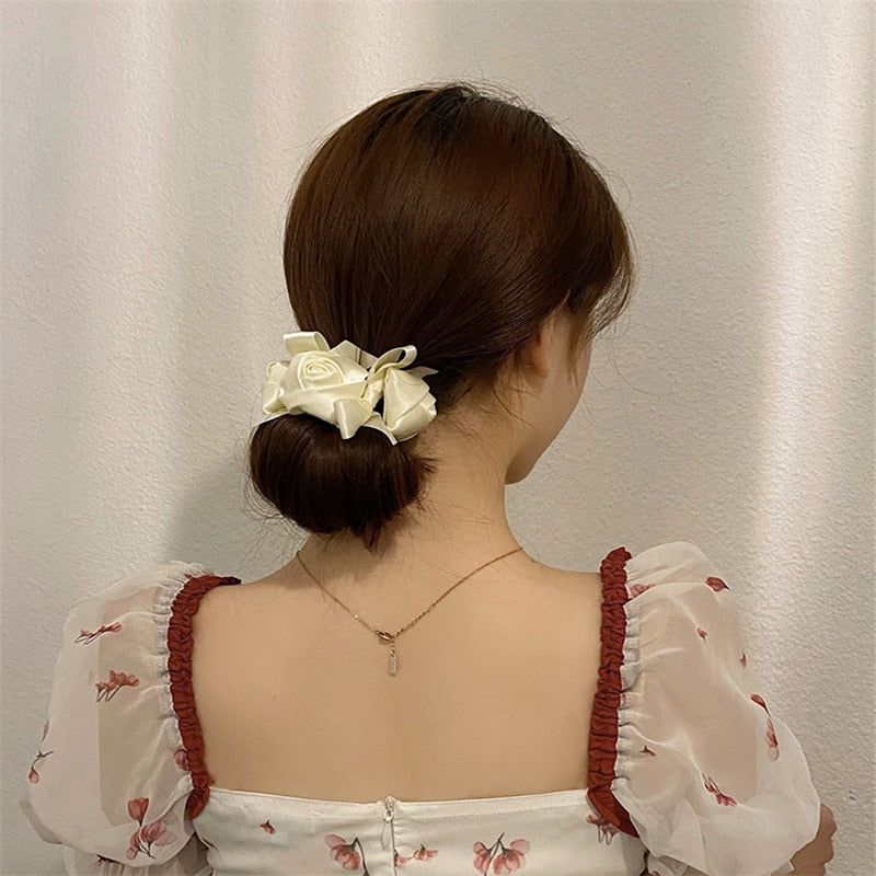 sengpan Romantic Retro White Transparent Acrylic Cloth Flower Hair Claw Irregular Smooth Geometric Hairpin for Women Accessories