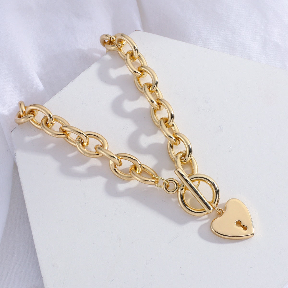 sengpan Thick Chain Clasp Gold Color Claps Necklaces Heart Pendant Necklaces for Women Minimalist Choker Necklace Hot Jewelry