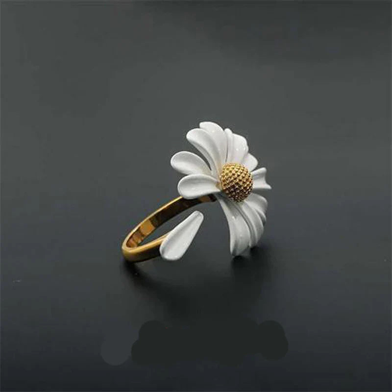 sengpan Korean Daisy Flower Elegant Opening Rings Women Adjustable Wedding Party Engagement Finger Rings Statement Jewelry Gift