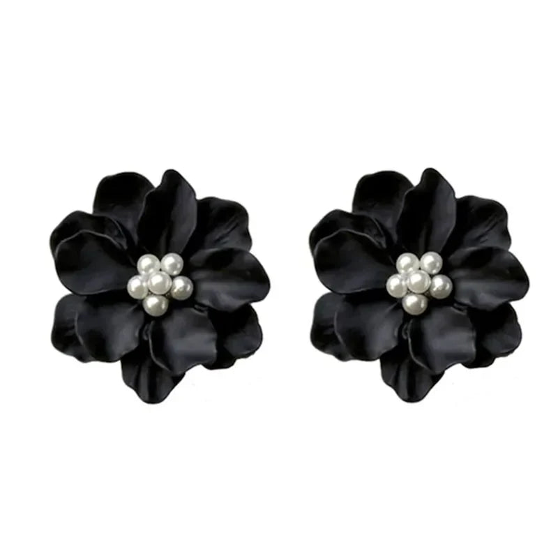 Lianfudai Sexy Woman Black Flower Earrings Party Club Accessories Ear Stud Earrings Fashion Jewelry Korean Pearl Earrings Moda Mujer 2024