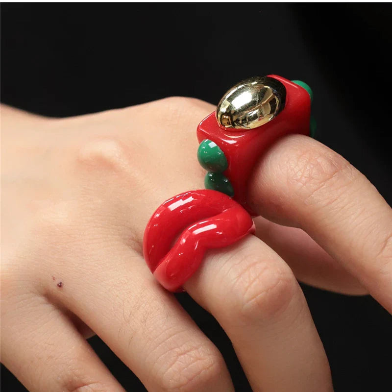 Lianfudai 2024 New Fashion Punk Red Lips Shape Resin Finger Rings Mouth Lip Acrylic Ring for Women Girls Party Jewelry