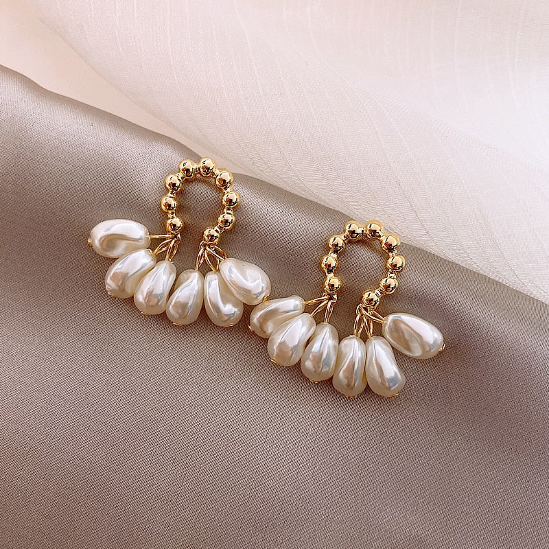 sengpan christmas gift ideas valentines day gifts for her hot sale new Elegant Leaf Circle Grape String Imitation Pearl Tassel Drop Earrings For Women Korean Pearl Beads Earring Party Wedding Jewelry