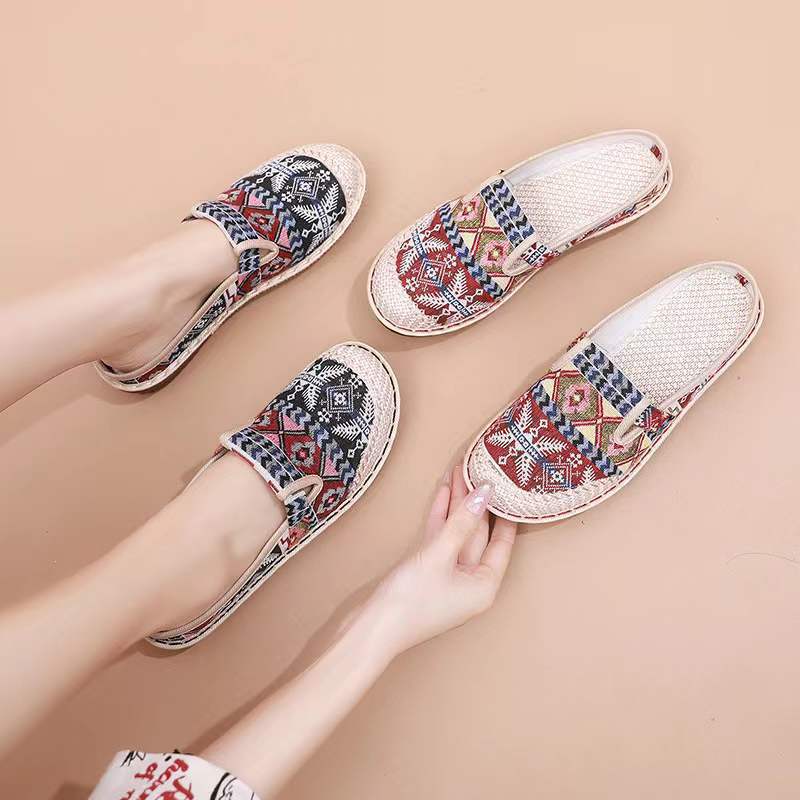 Women's Cloth Shoes Spring and Summer Flat Heel Ethnic Style Shallow Mouth Middle-Aged and Elderly Slip-on Lazy Shoes Closed-Toe Slippers Mom Shoes