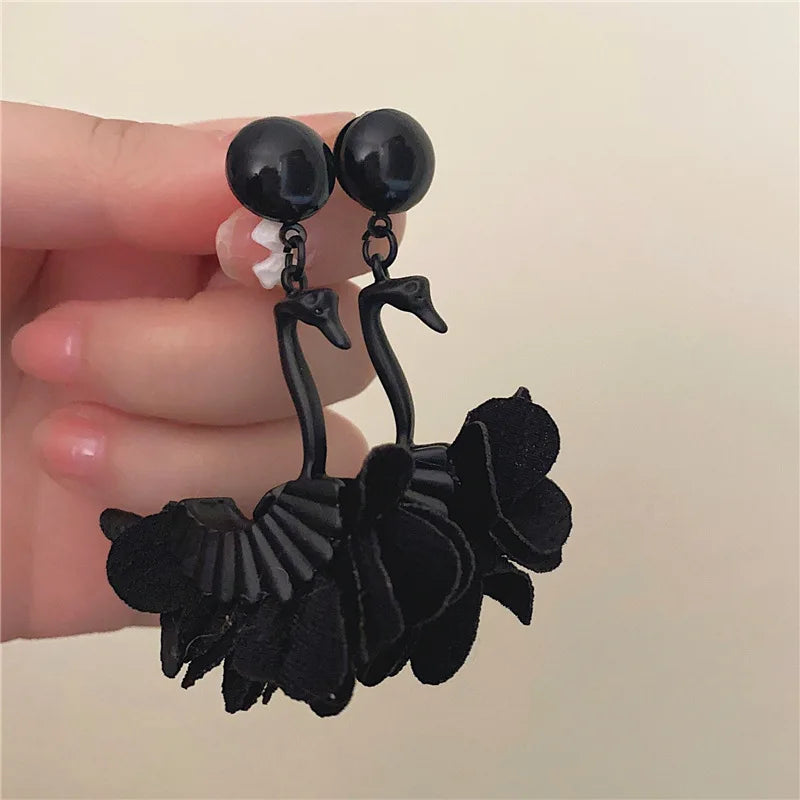 sengpan Black Swan Swinging Earrings Exaggerated French Retro Eardrop Design Women's High End Art Fabric Animal Ear Accessories