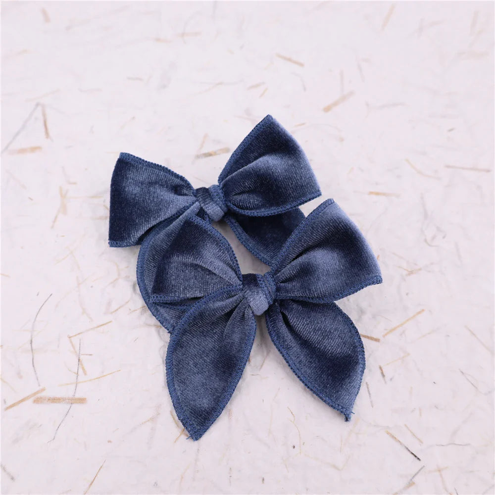 sengpan Small Velvet Fable Bow Hair Clips for Toddler Baby Girl Kids Christmas Velvet Hair Bow Alligator Clips Accessories