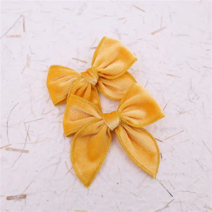 sengpan Small Velvet Fable Bow Hair Clips for Toddler Baby Girl Kids Christmas Velvet Hair Bow Alligator Clips Accessories