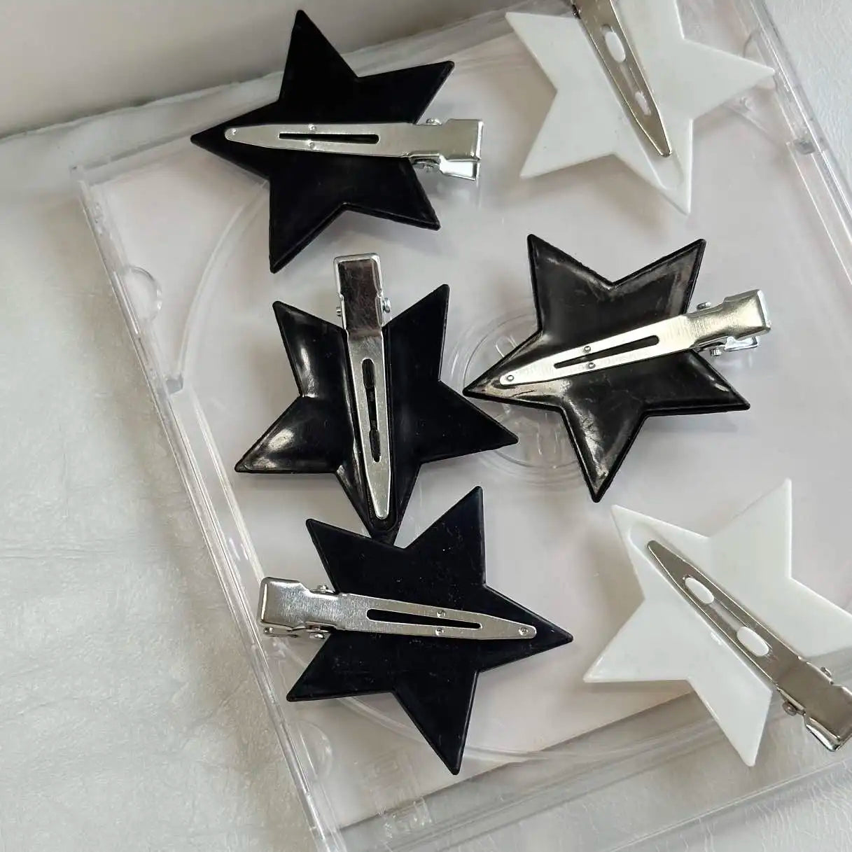 Dospita 5pcs Black White Star Y2k Hair Clips Hair Accessories Hyperbole Harajuku Sweet Cool Pentagram Hair Pins for Women Egirl Jewelry