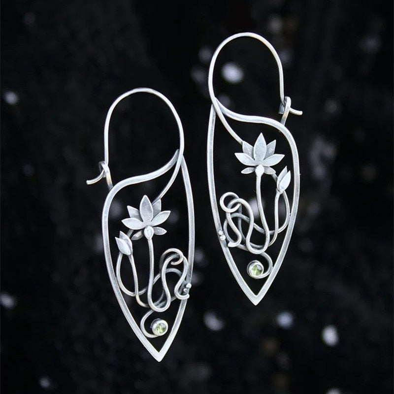 sengpan Silver color earrings Ivy Elven earrings Botanical jewelry Plant earrings Leaf design