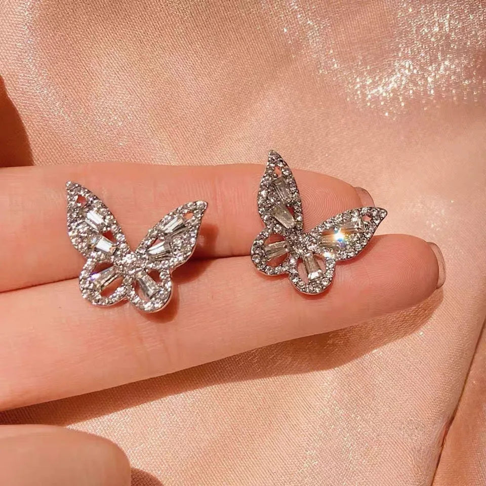 Lianfudai New Fashion Trend Unique Design Elegant Delicate Snake Shape Zircon Tassel Stud Earrings Women Jewelry Party Gifts Wholesale